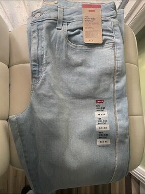 Levi's Light Blue Bootcut Jeans - High Rise 725